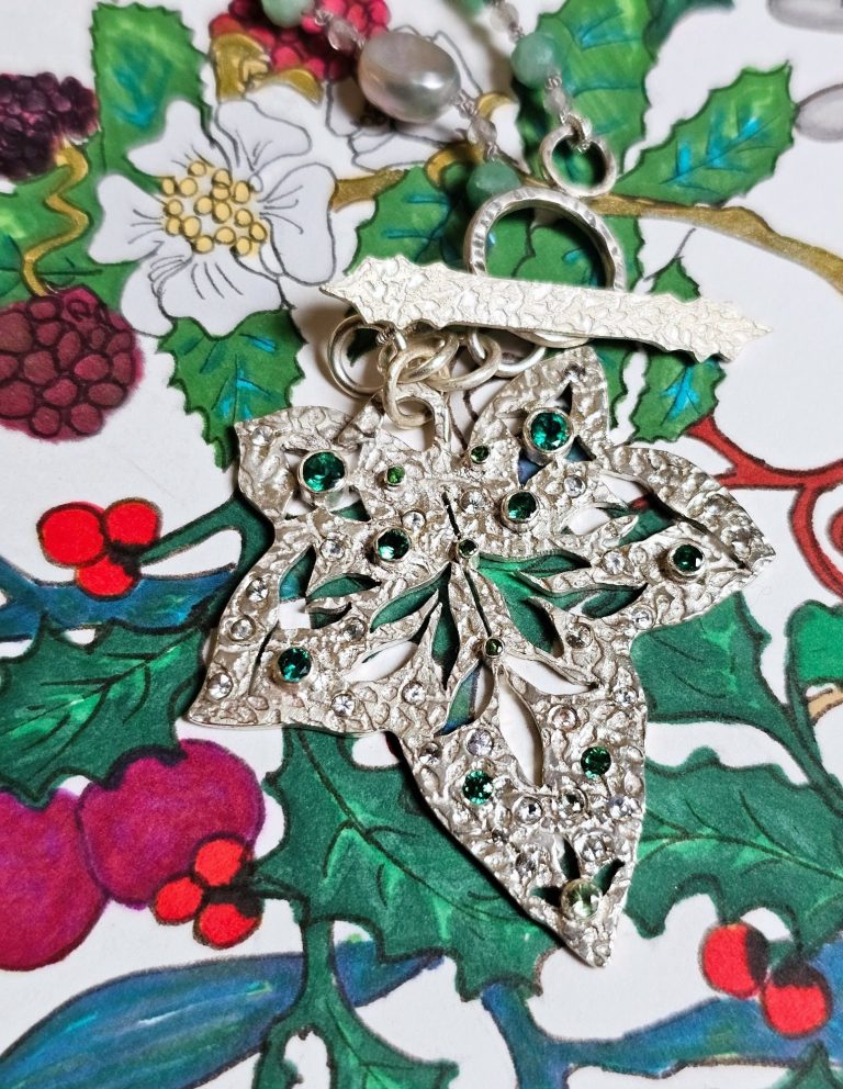 Silver ivy pendant necklace, green and white gemstones, holly leaf silver toggle, gemstone beads, isobel-kelly-jewellery.co.uk/